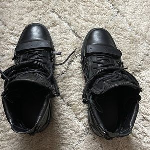 Is a giuseppe zanotti high top sneaker nice